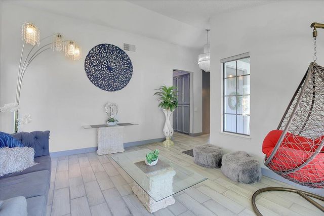 8346 Floxtree Ct, Sacramento, CA 95828