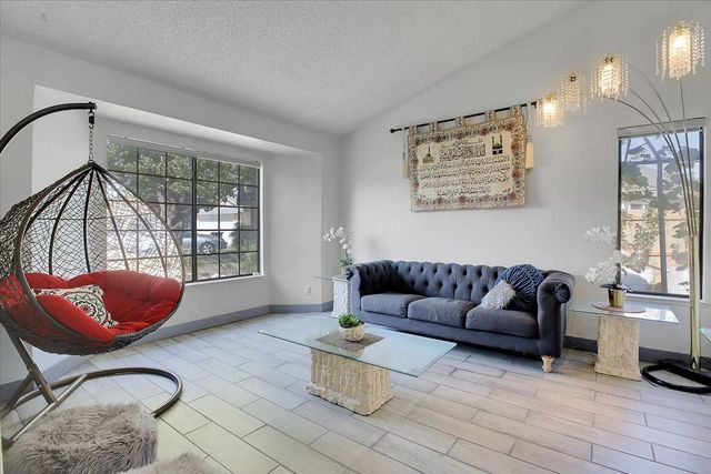 8346 Floxtree Ct, Sacramento, CA 95828