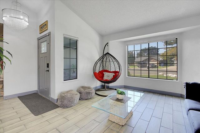 8346 Floxtree Ct, Sacramento, CA 95828