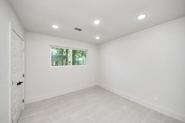 13406 Shady Ln, Old River-winfree, TX 77535