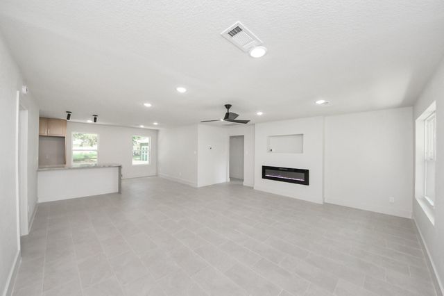 13406 Shady Ln, Old River-winfree, TX 77535