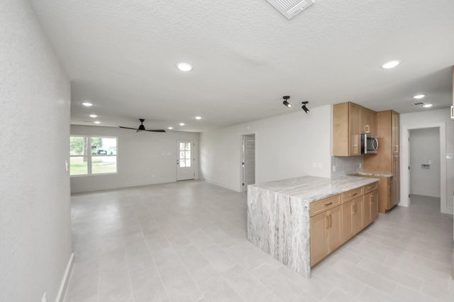 13406 Shady Ln, Old River-winfree, TX 77535