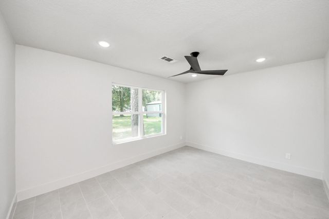 13406 Shady Ln, Old River-winfree, TX 77535