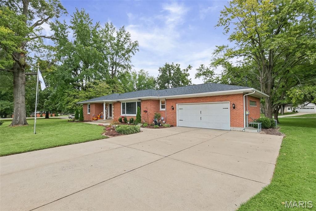 50 Will Vina Drive, Collinsville, IL 62234