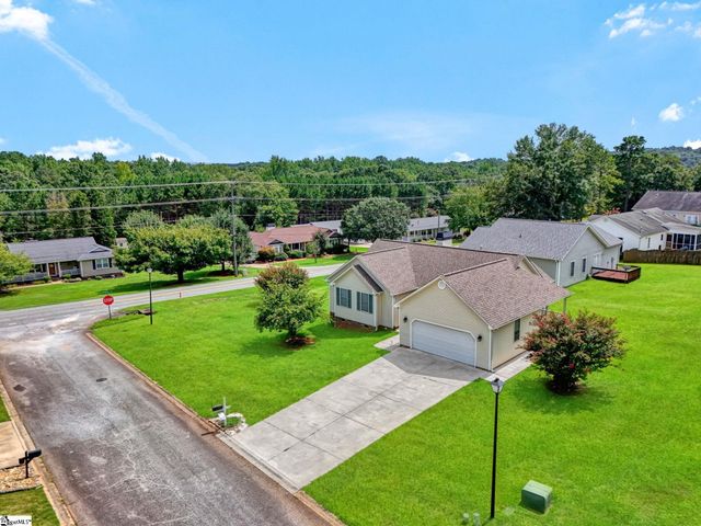 101 Summercrest Court, Easley, SC 29642