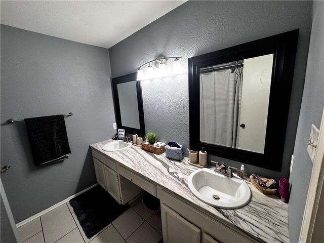 5338 Meadowgate Dr, Corpus Christi, TX 78413