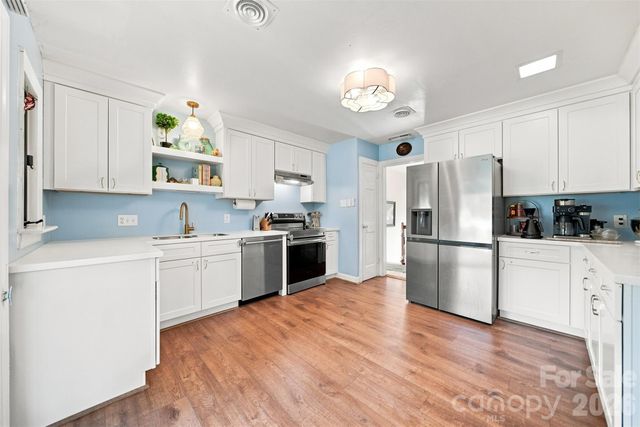 706 Springdale Road, Statesville, NC 28677