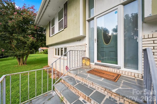 706 Springdale Road, Statesville, NC 28677