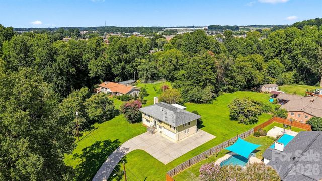 706 Springdale Road, Statesville, NC 28677