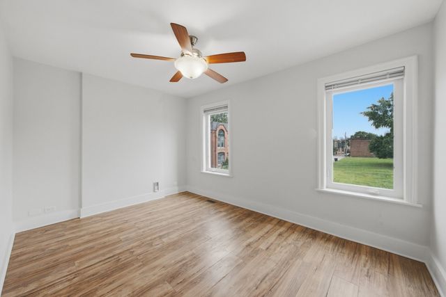 24 S Sacramento Boulevard, Chicago, IL 60612
