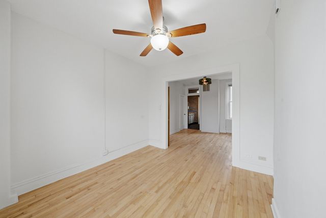 24 S Sacramento Boulevard, Chicago, IL 60612