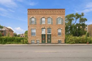 24 S Sacramento Boulevard, Chicago, IL 60612