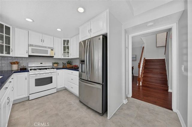 421 Burlington Court 101, Long Beach, CA 90803