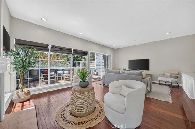 421 Burlington Court 101, Long Beach, CA 90803