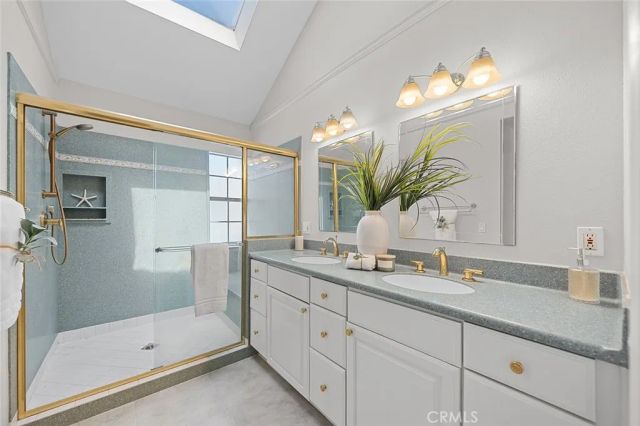 421 Burlington Court 101, Long Beach, CA 90803
