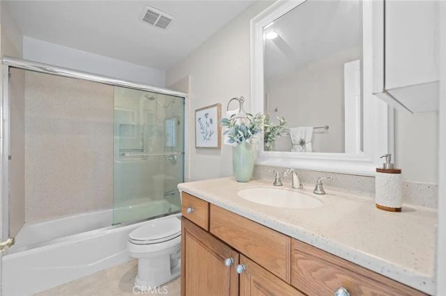 421 Burlington Court 101, Long Beach, CA 90803
