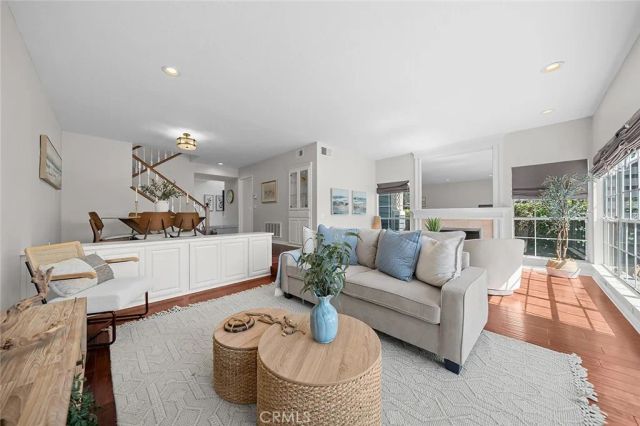 421 Burlington Court 101, Long Beach, CA 90803