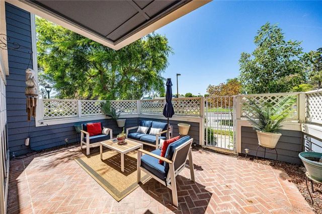 421 Burlington Court 101, Long Beach, CA 90803
