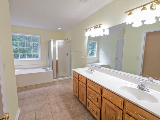 150 Haleswood Circle, Goose Creek, SC 29445