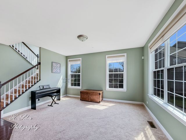 1403 Karen Drive, West Dundee, IL 60118