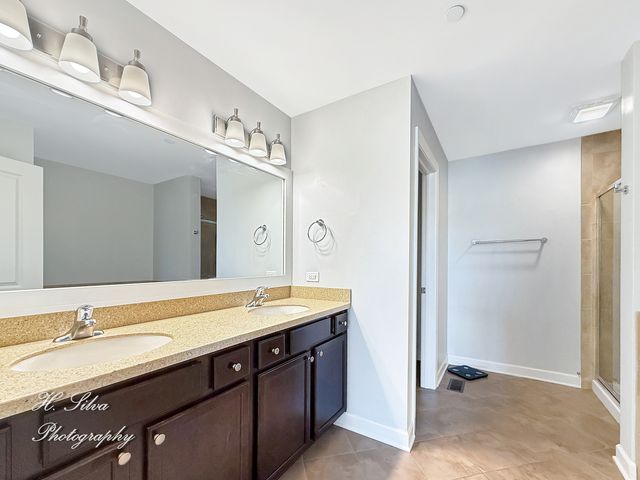 1403 Karen Drive, West Dundee, IL 60118
