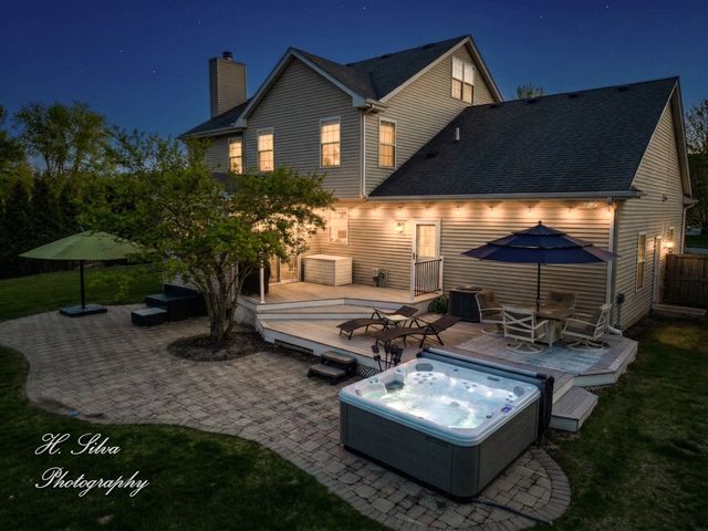 1403 Karen Drive, West Dundee, IL 60118