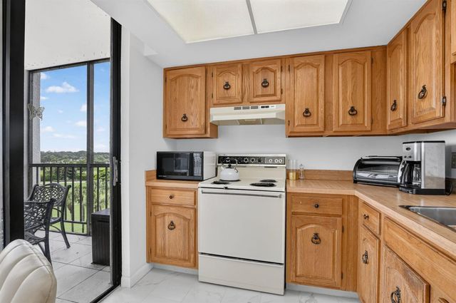 6895 Willow Wood Drive 1065, Boca Raton, FL 33434