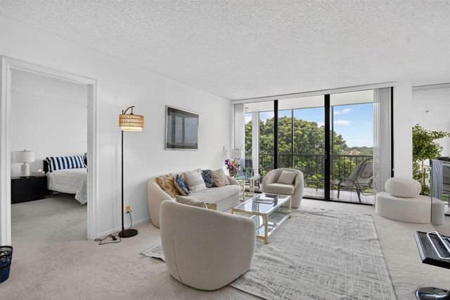 6895 Willow Wood Drive 1065, Boca Raton, FL 33434