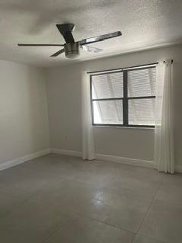 1660 W Golfview Drive, Pembroke Pines, FL 33026
