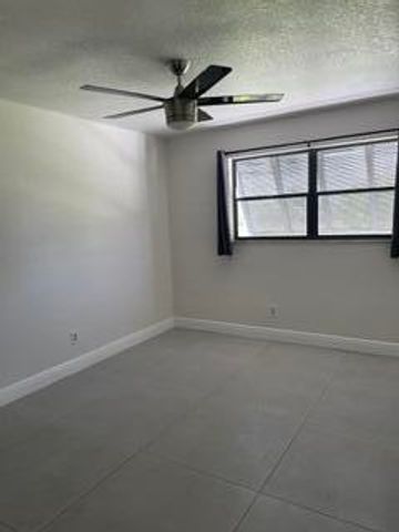 1660 W Golfview Drive, Pembroke Pines, FL 33026