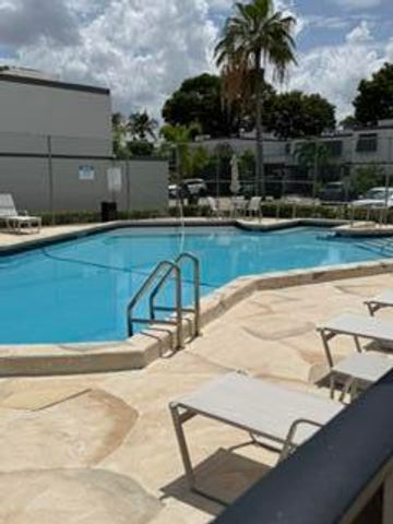 1660 W Golfview Drive, Pembroke Pines, FL 33026