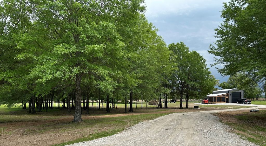 276 Private Road 44005, Blossom, TX 75416