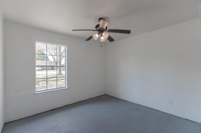 31942 S Wiggins Street, Magnolia, TX 77355