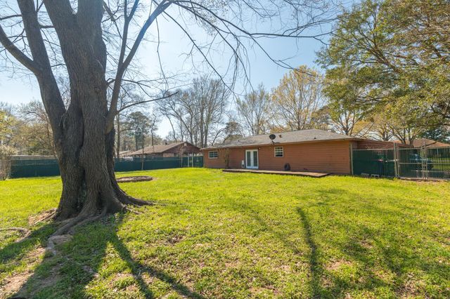 31942 S Wiggins Street, Magnolia, TX 77355