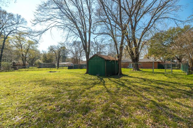 31942 S Wiggins Street, Magnolia, TX 77355