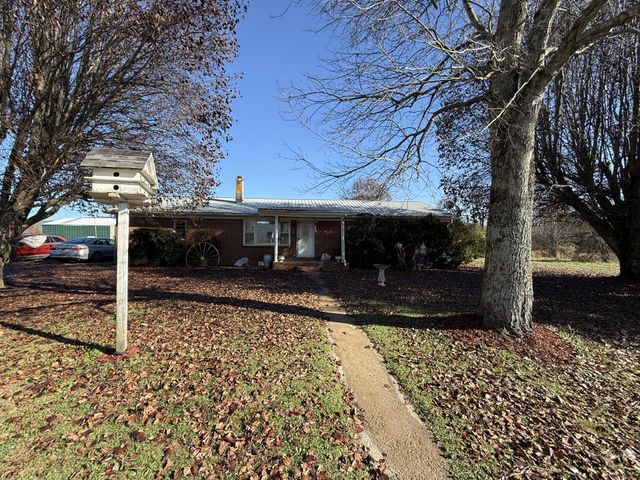 5172 SR 50, Pelham, TN 37366