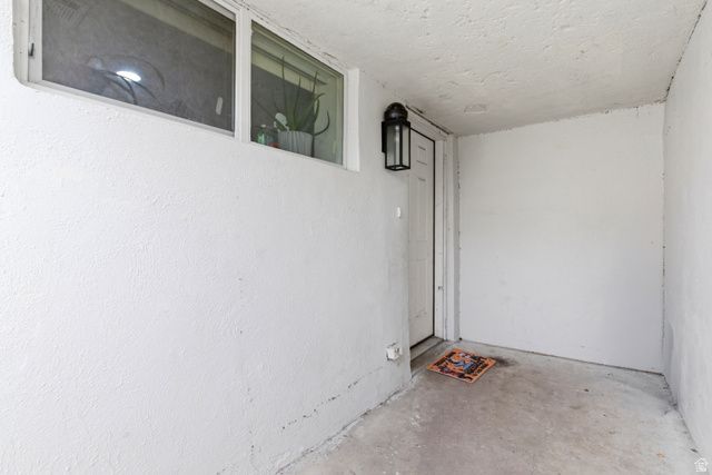 1060 E SULLIVAN RD, Ogden, UT 84403