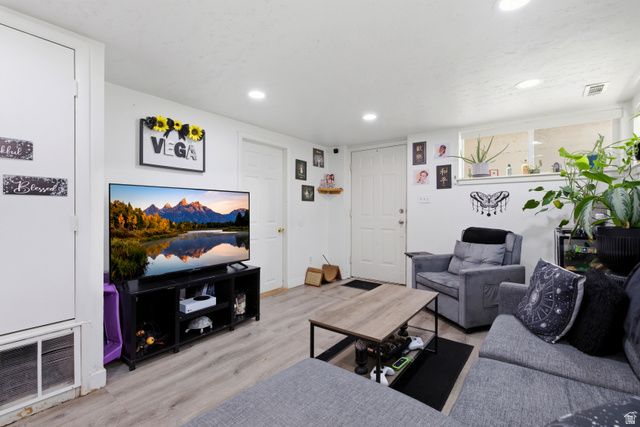 1060 E SULLIVAN RD, Ogden, UT 84403