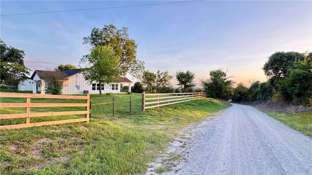3917 Harbor Bolton Rd (+/- 2 acres), Franklin, TX 77856 — photo 2