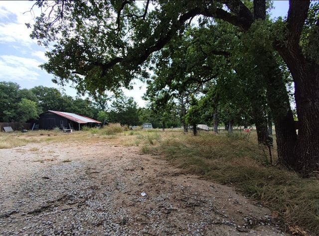 772 County Road 1749, Chico, TX 76431