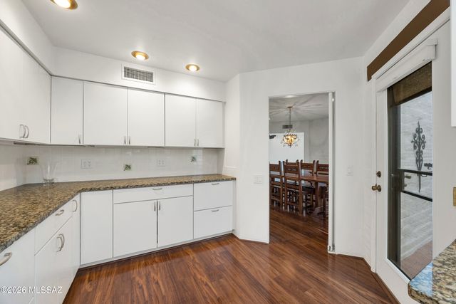 6250 N Campbell Avenue, Tucson, AZ 85718