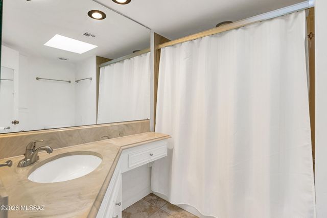 6250 N Campbell Avenue, Tucson, AZ 85718