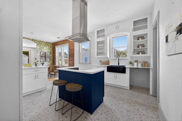 3616 Avenue L, Galveston, TX 77550