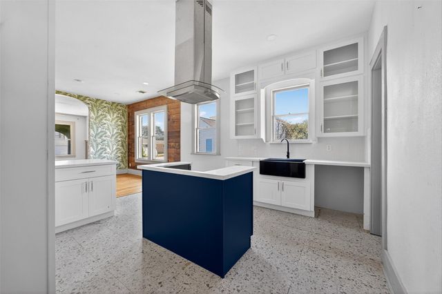 3616 Avenue L, Galveston, TX 77550