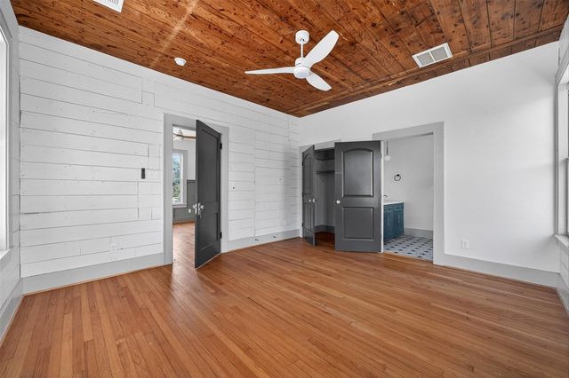 3616 Avenue L, Galveston, TX 77550