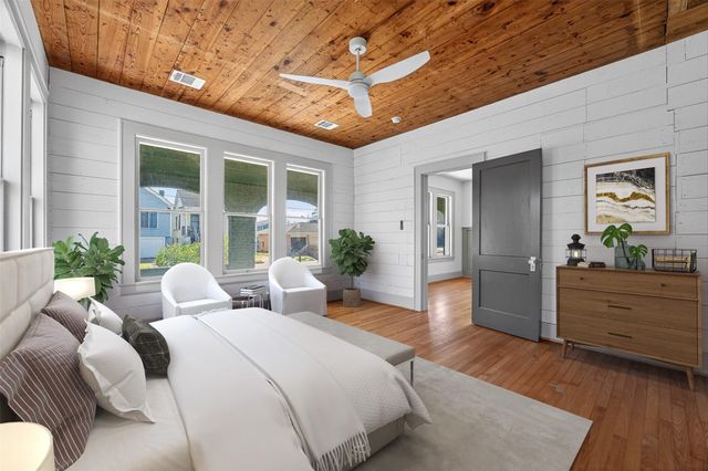 3616 Avenue L, Galveston, TX 77550