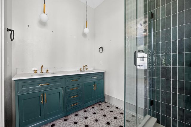 3616 Avenue L, Galveston, TX 77550