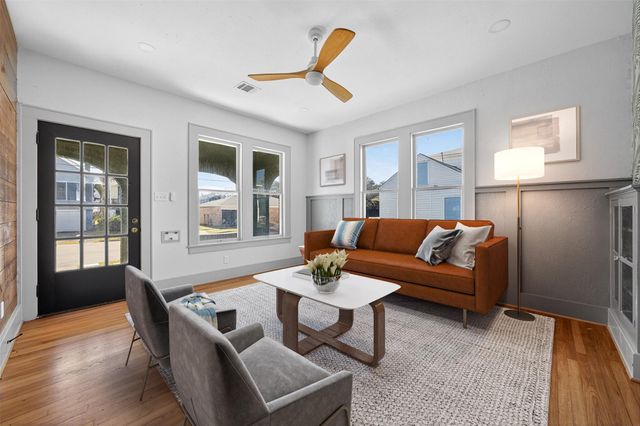 3616 Avenue L, Galveston, TX 77550