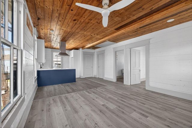 3616 Avenue L, Galveston, TX 77550