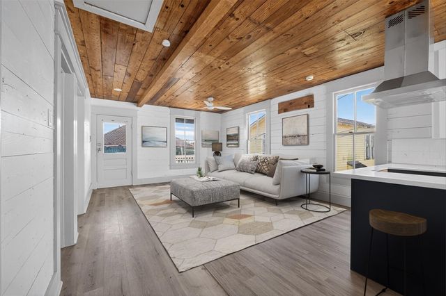 3616 Avenue L, Galveston, TX 77550